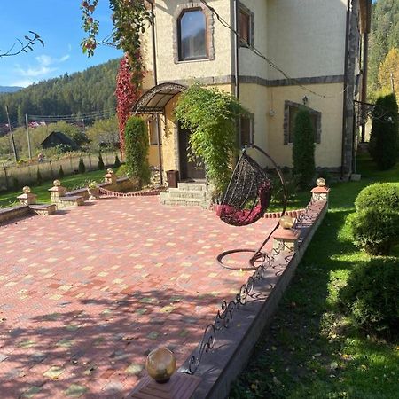 Villa Золото Карпат Yaremche Exterior foto